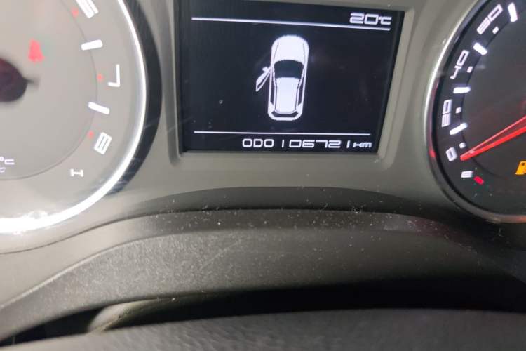Used Land Xiaoyao 2018 1.5 GTDI Manual Silver Edition Odometer Close Up