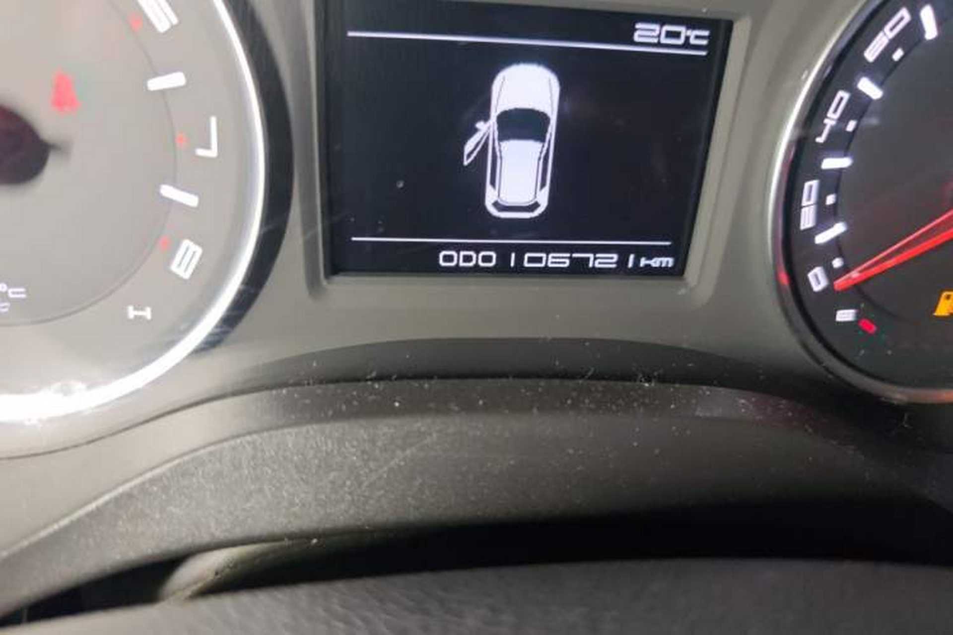 Used Land Xiaoyao 2018 1.5 GTDI Manual Silver Edition Odometer Close Up