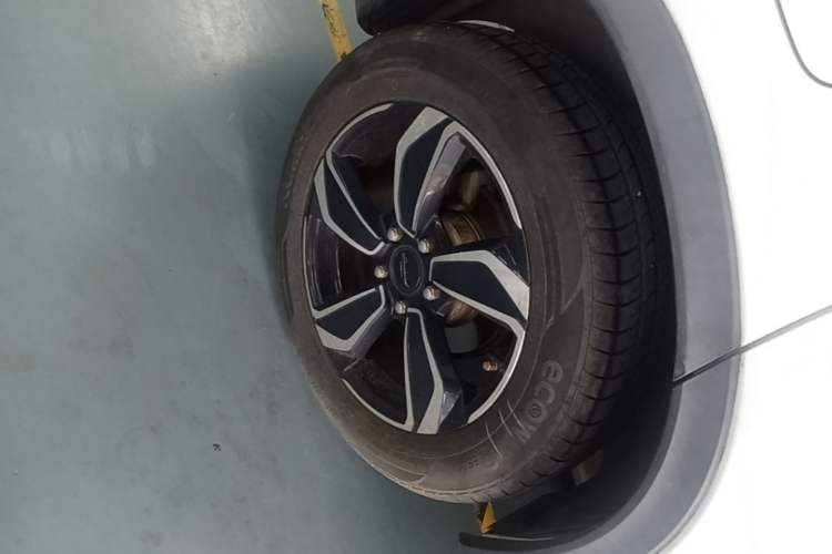 Used Land Xiaoyao 2018 1.5 GTDI Manual Silver Edition Right Rear Wheel Hub
