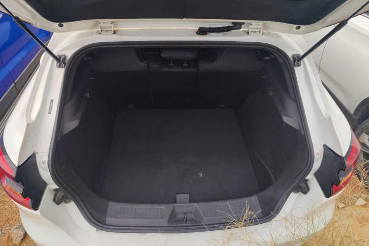 Used Land Xiaoyao 2018 1.5 GTDI Manual Panoramic Gold Edition Trunk