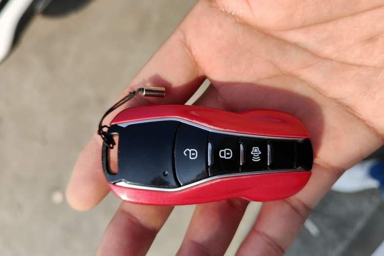 Used Land Xiaoyao 2018 1.5GTDI CVT Panoramic Silver Edition Vehicle Key