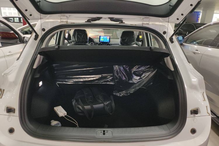 Used Landian E3 2023 405 km Comfort Edition Trunk