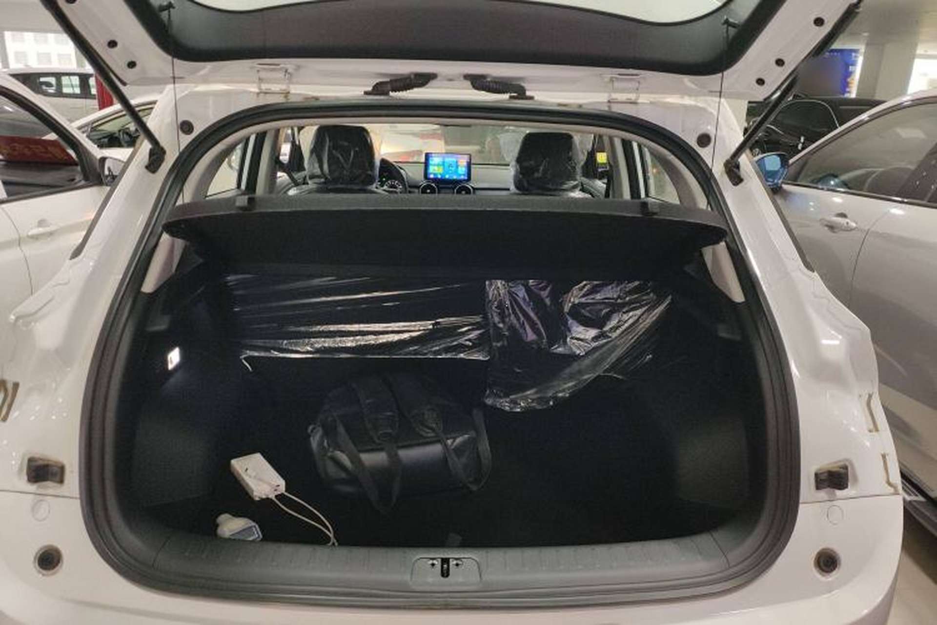 Used Landian E3 2023 405 km Comfort Edition Trunk