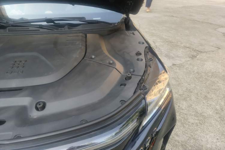Used Landian E5 2023 1.5L DE-i 100KM Zhenxiang Edition 7-Seater Engine Bay Left