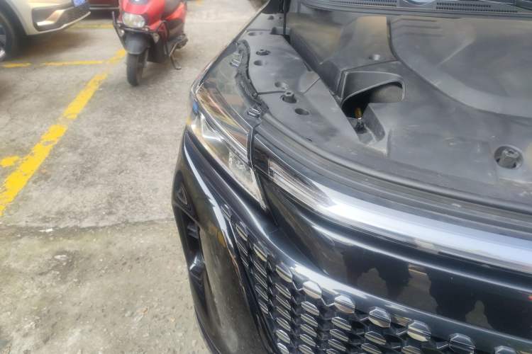Used Landian E5 2023 1.5L DE-i 100KM Zhenxiang Edition 7-Seater Right Front Headlight