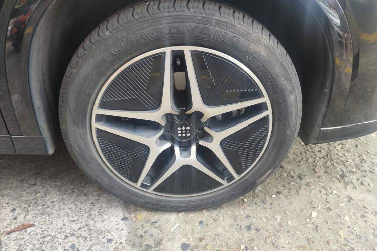 Used Landian E5 2023 1.5L DE-i 100KM Zhenxiang Edition 7-Seater Right Front Wheel Hub