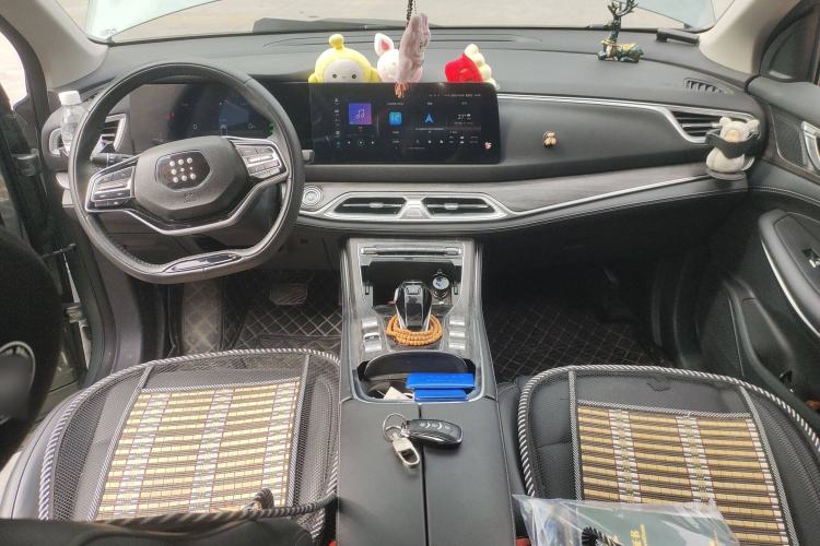 Used Landian E5 2023 1.5L DE-i 100KM Comfort Edition 7-Seater Center Console