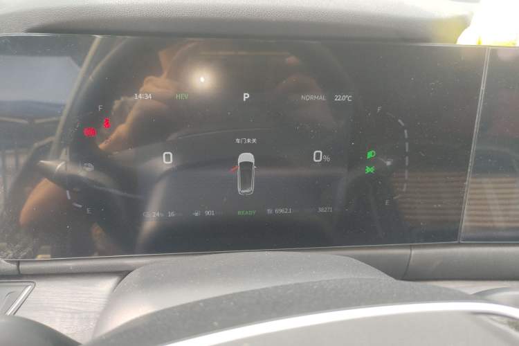 Used Landian E5 2023 1.5L DE-i 100KM Comfort Edition 7-Seater Instrument Cluster