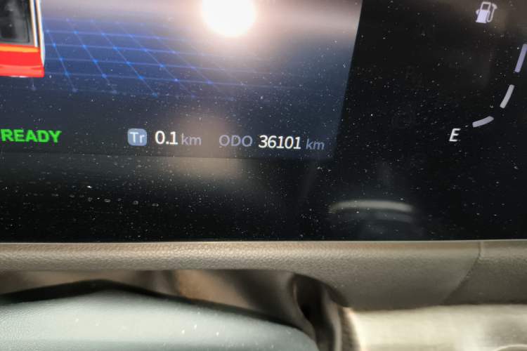 Used Landian E5 2023 1.5L DE-i 100KM Comfort Edition 7-Seater Odometer Close Up