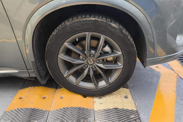 Used Landian E5 2023 1.5L DE-i 100KM Comfort Edition 7-Seater Right Front Wheel Hub