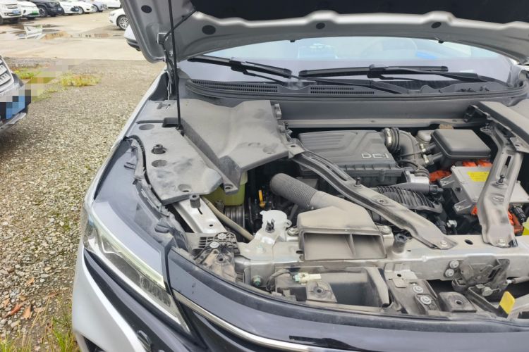 Used Landian E5 2024 Honor Edition 100KM Deluxe 7-Seater Engine Bay Right