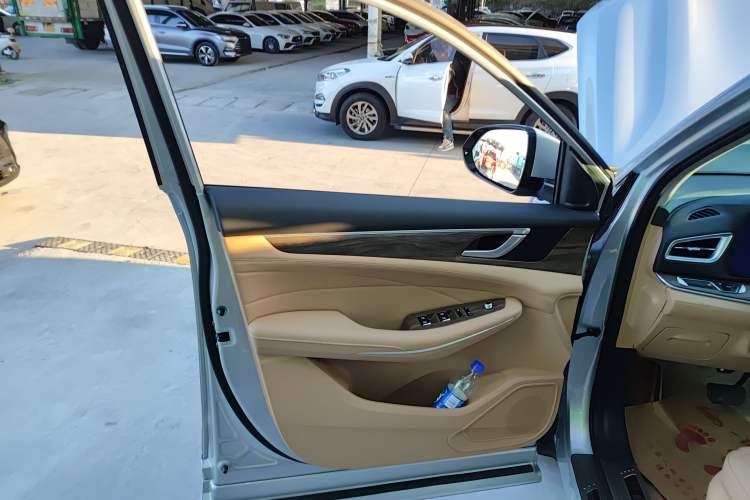 Used Landian E5 2023 1.5L DE-i 100KM Comfort Edition 7-Seater Left Front Door Interior