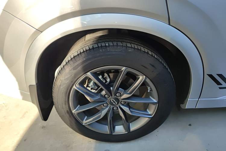 Used Landian E5 2023 1.5L DE-i 100KM Comfort Edition 7-Seater Right Rear Wheel Hub