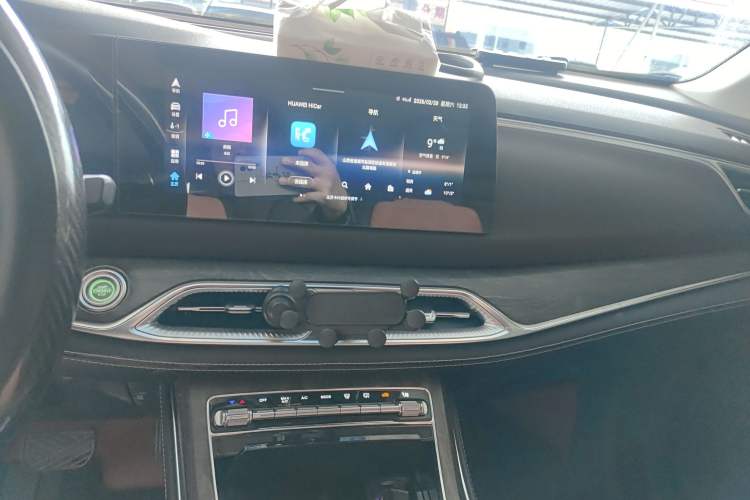 Used Landian E5 2023 1.5L DE-i 100KM Comfort Edition 7-Seater Audio And AC Panel