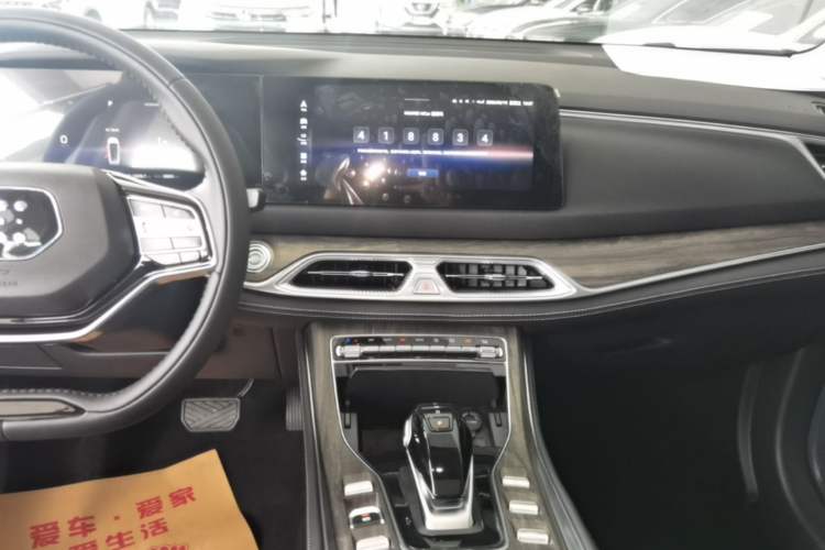 Used Landian E5 2023 1.5L DE-i 100KM Zhenxiang Edition 7-Seater Audio And AC Panel