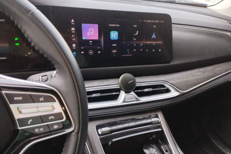 Used Landian E5 2023 1.5L DE-i 100KM Comfort Edition 7-Seater Audio And AC Panel