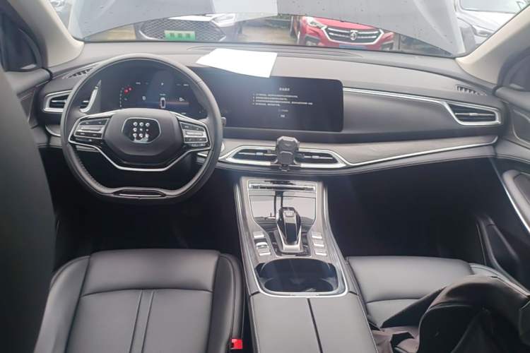 Used Landian E5 2023 1.5L DE-i 100KM Comfort Edition 7-Seater Center Console