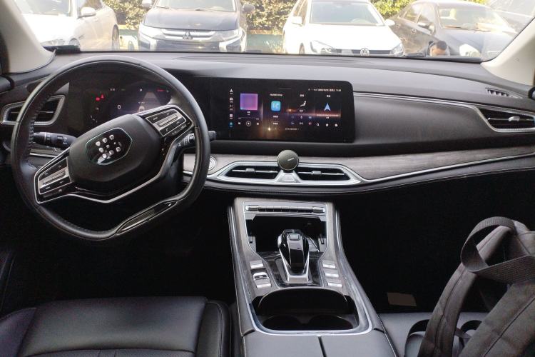Used Landian E5 2023 1.5L DE-i 100KM Comfort Edition 7-Seater Center Console