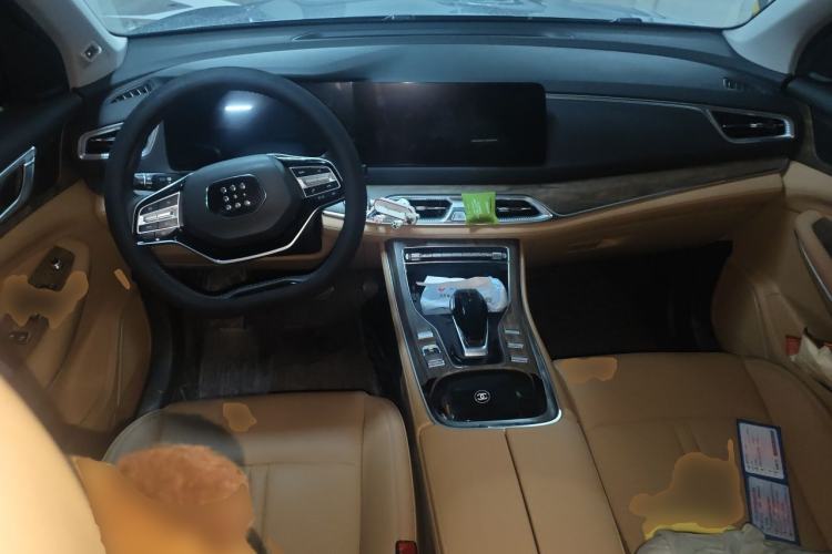 Used Landian E5 2023 1.5L DE-i 100KM Zhenxiang Edition 7-Seater Center Console