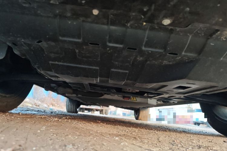 Used Landian E5 2023 1.5L DE-i 100KM Zhenxiang Edition 7-Seater Chassis Front