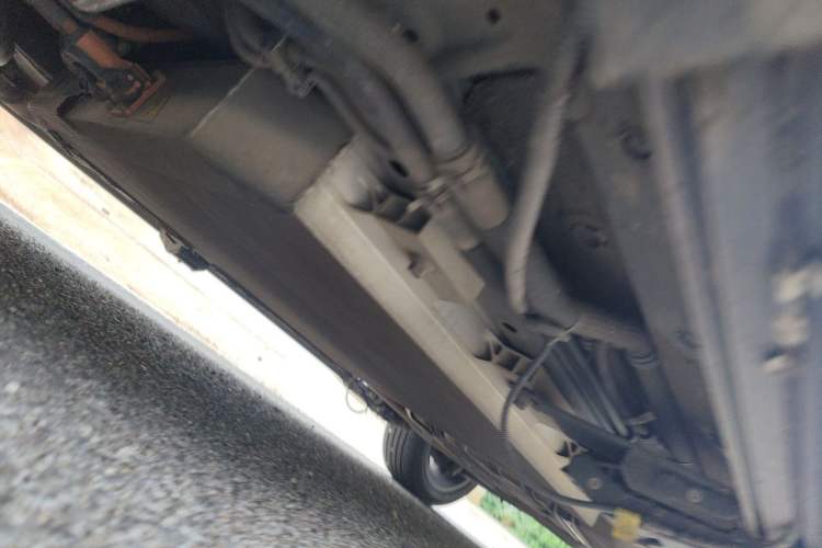 Used Landian E5 2023 1.5L DE-i 100KM Zhenxiang Edition 7-Seater Chassis Front Left
