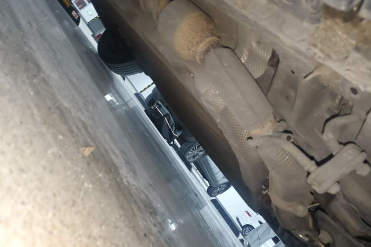 Used Landian E5 2023 1.5L DE-i 100KM Zhenxiang Edition 7-Seater Chassis Front Right