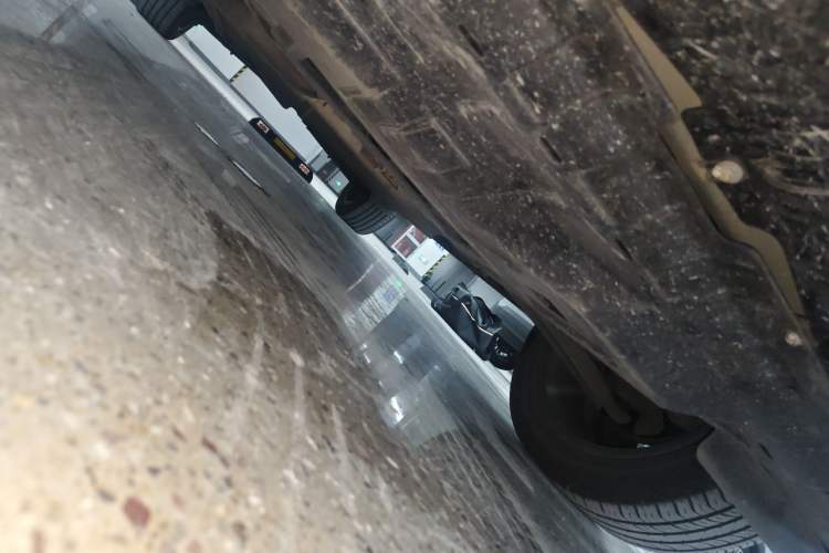 Used Landian E5 2023 1.5L DE-i 100KM Zhenxiang Edition 7-Seater Chassis Front