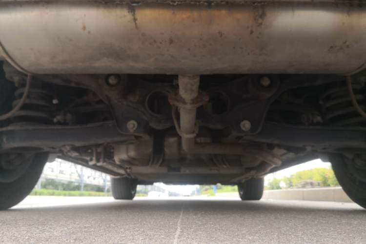Used Landian E5 2023 1.5L DE-i 100KM Zhenxiang Edition 7-Seater Chassis Rear