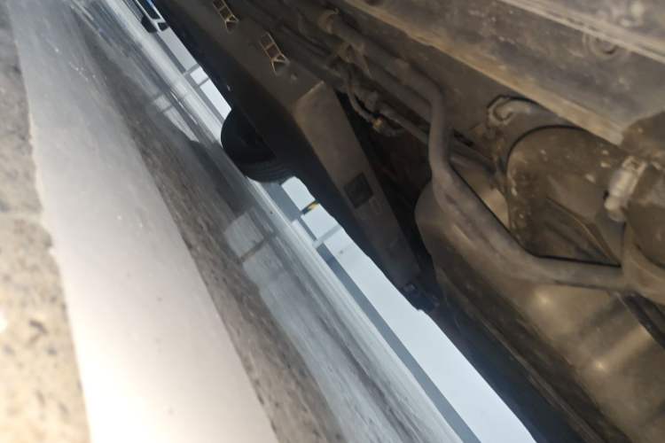 Used Landian E5 2023 1.5L DE-i 100KM Zhenxiang Edition 7-Seater Chassis Rear Left