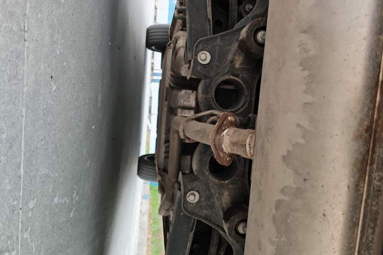 Used Landian E5 2023 1.5L DE-i 100KM Zhenxiang Edition 7-Seater Chassis Rear