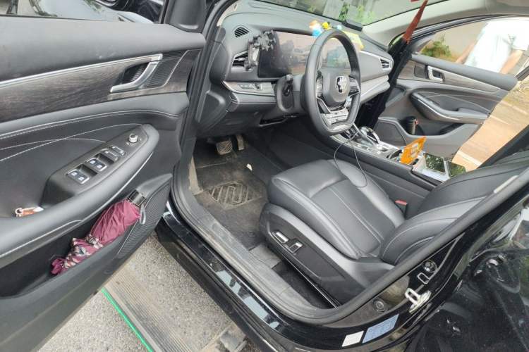 Used Landian E5 2023 1.5L DE-i 100KM Zhenxiang Edition 7-Seater Driver Seat