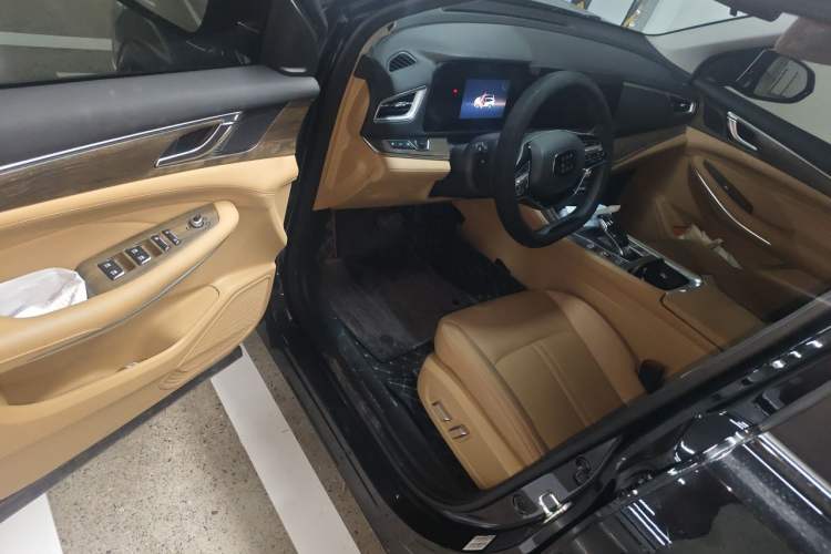 Used Landian E5 2023 1.5L DE-i 100KM Zhenxiang Edition 7-Seater Driver Seat
