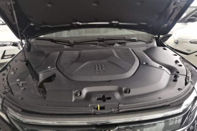 Used Landian E5 2023 1.5L DE-i 100KM Zhenxiang Edition 7-Seater Engine Bay