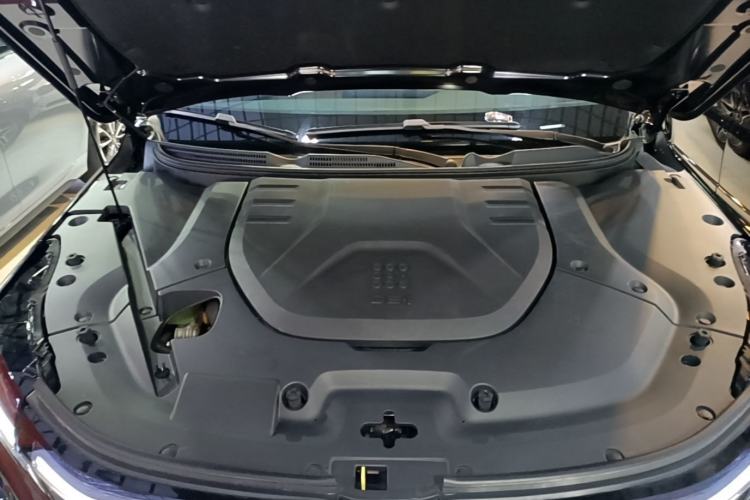 Used Landian E5 2023 1.5L DE-i 110KM Flagship 7-Seater Engine Bay