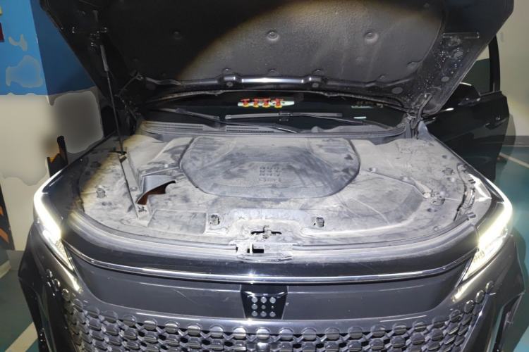 Used Landian E5 2023 1.5L DE-i 100KM Comfort Edition 7-Seater Engine Bay