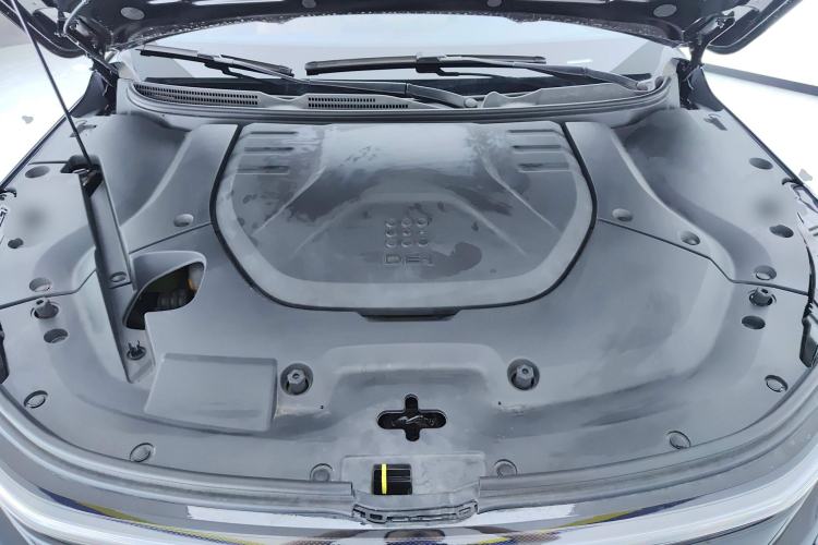 Used Landian E5 2023 1.5L DE-i 110KM Flagship 7-Seater Engine Bay