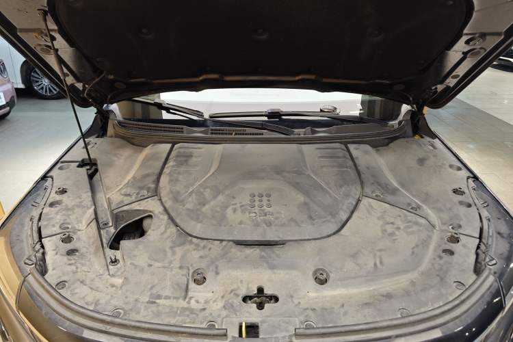 Used Landian E5 2023 1.5L DE-i 100KM Comfort Edition 7-Seater Engine Bay