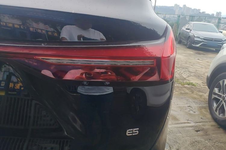 Used Landian E5 2023 1.5L DE-i 100KM Comfort Edition 7-Seater Exterior 3