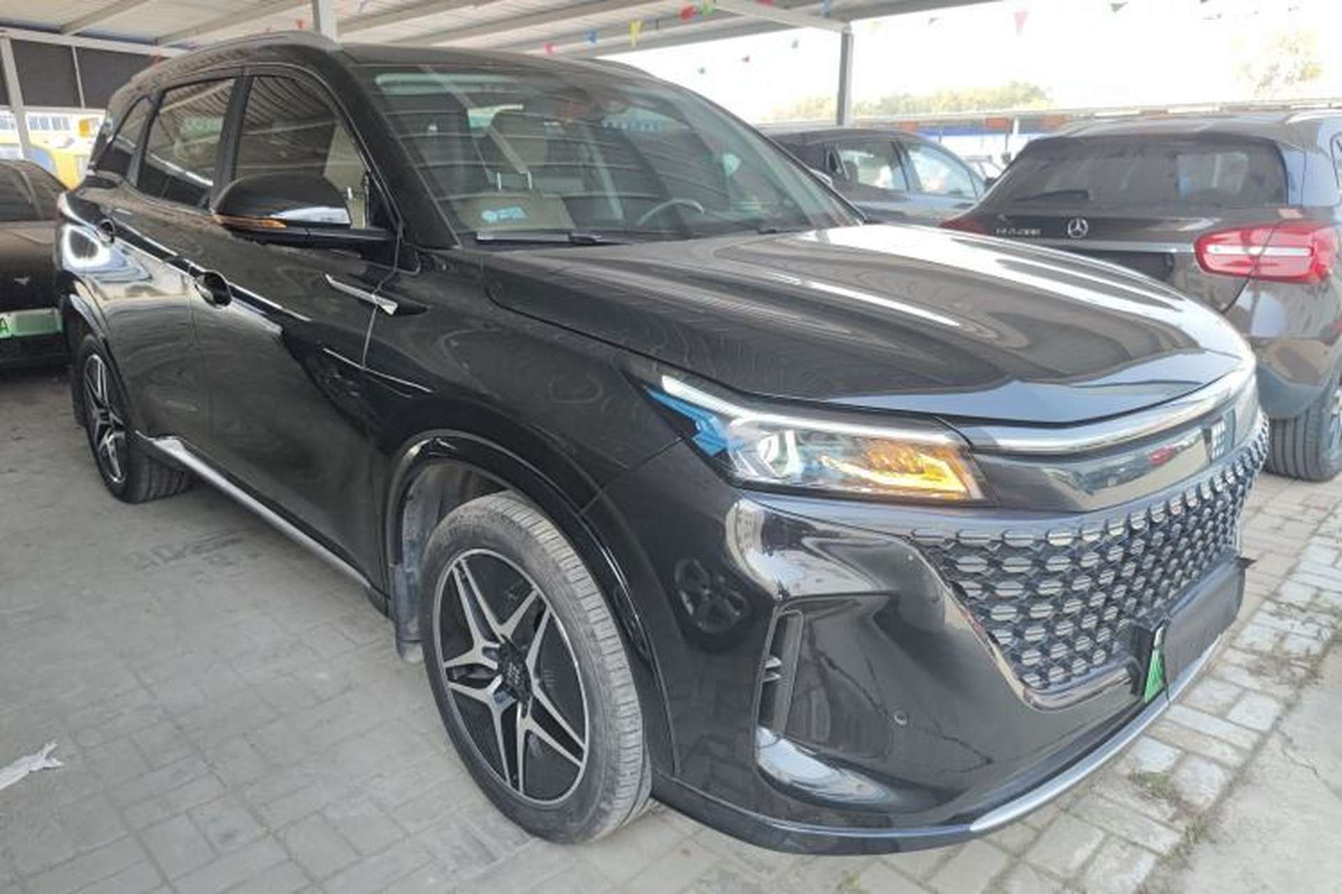 Used Landian E5 2023 1.5L DE-i 100KM Zhenxiang Edition 7-Seater Front Right 45 Deg