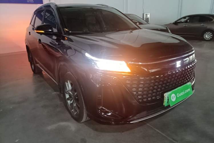 Used Landian E5 2023 1.5L DE-i 100KM Comfort Edition 7-Seater Front Right 45 Deg