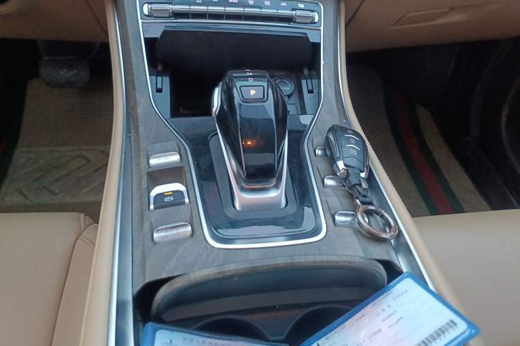 Used Landian E5 2023 1.5L DE-i 100KM Enjoyment Version 5 Seats Gear Lever