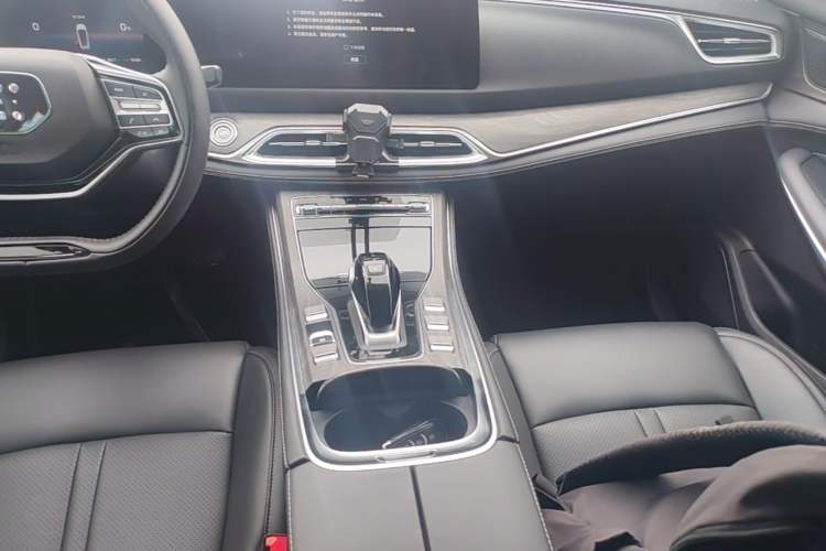 Used Landian E5 2023 1.5L DE-i 100KM Comfort Edition 7-Seater Gear Lever