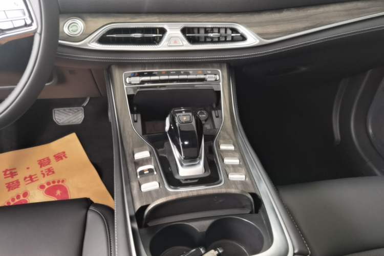 Used Landian E5 2023 1.5L DE-i 100KM Zhenxiang Edition 7-Seater Gear Lever