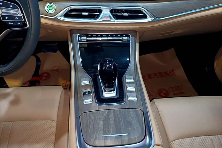 Used Landian E5 2023 1.5L DE-i 110KM Flagship 7-Seater Gear Lever