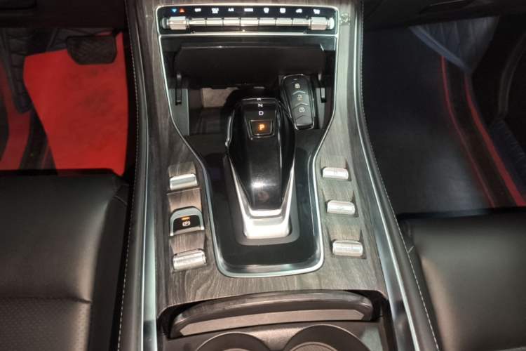 Used Landian E5 2023 1.5L DE-i 100KM Comfort Edition 7-Seater Gear Lever