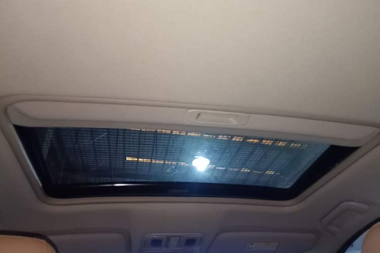 Used Landian E5 2023 1.5L DE-i 100KM Comfort Edition 7-Seater Headliner