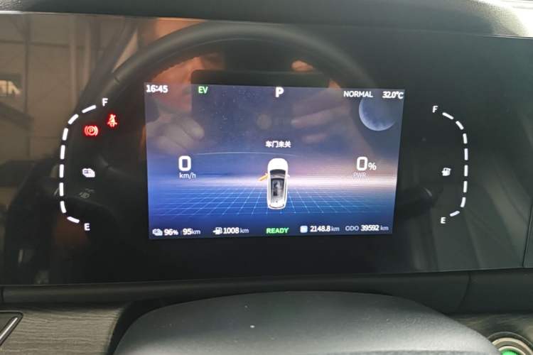 Used Landian E5 2023 1.5L DE-i 100KM Comfort Edition 7-Seater Instrument Cluster