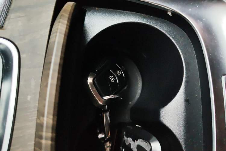 Used Landian E5 2023 1.5L DE-i 100KM Comfort Edition 7-Seater Interior 1