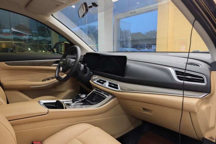 Used Landian E5 2023 1.5L DE-i 100KM Comfort Edition 7-Seater Interior 1