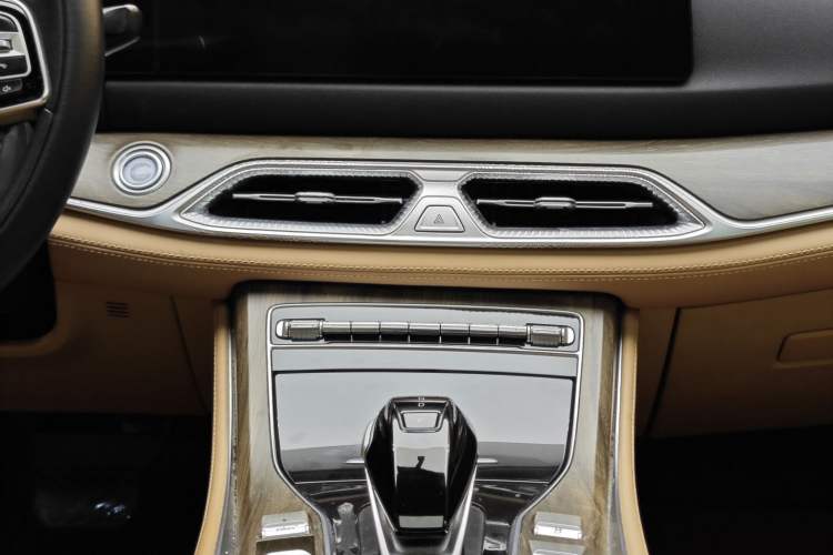 Used Landian E5 2023 1.5L DE-i 100KM Comfort Edition 7-Seater Interior 6